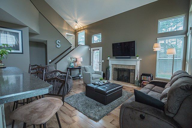 2nd image of 1279 Tessier Dr