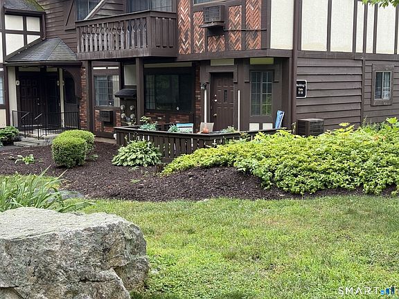 3rd image of 10 Tara Drive #10