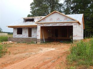 2076 Waterford Pointe Rd, Lexington, NC 27292