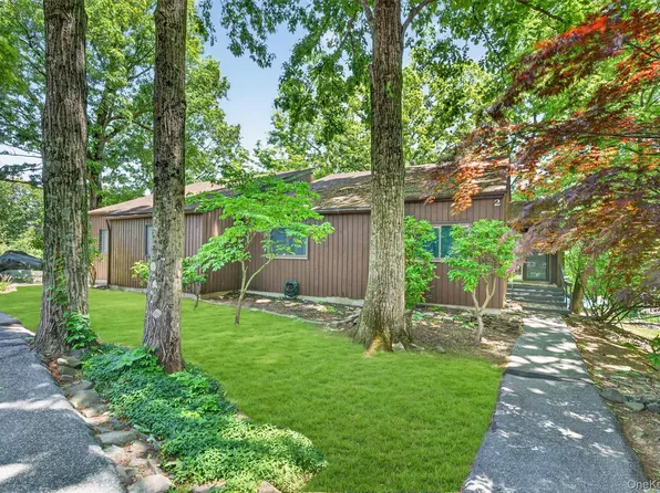 2 Acorn Court, Highland Mills, NY 10930