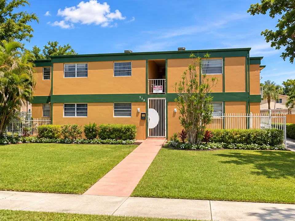 345 NW 57th Ave #203