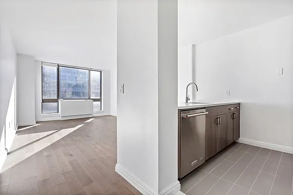 Rented by Mirador Real Estate | media 99