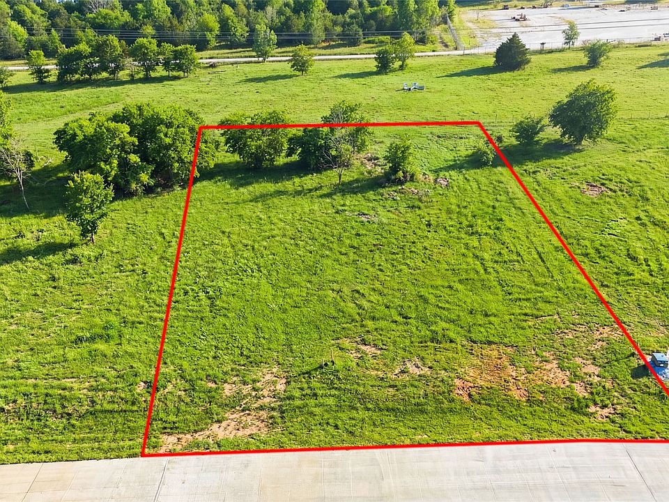1st image of 725 Sutton Ln
