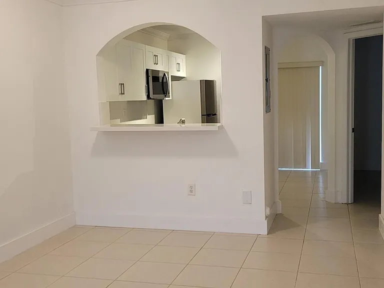 970 NE 34th Ave #103 — Photo 2