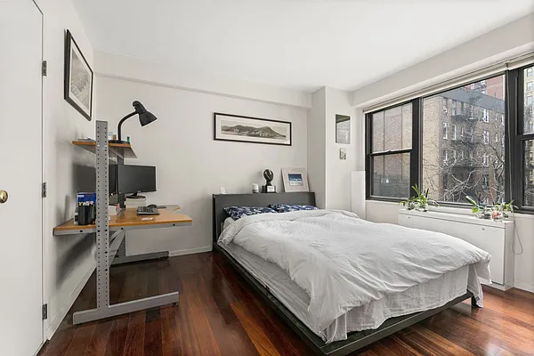 Sold by Miriam Izsak Realty  LLC | media 10