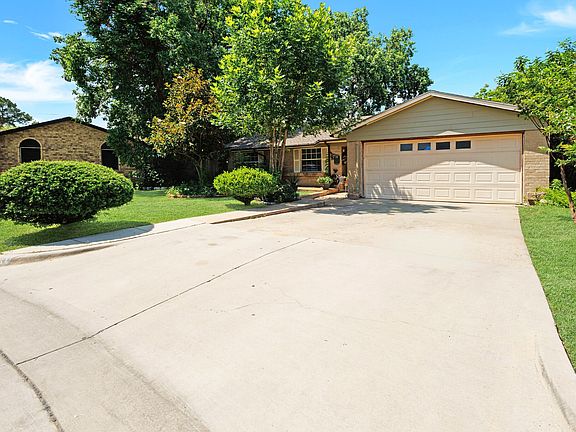 2nd image of 509 Phillips Ct