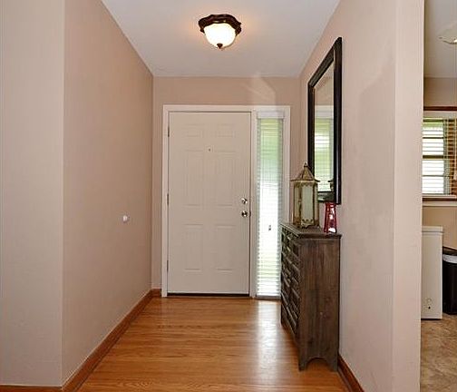 4th image of 2417 Ashland Ave