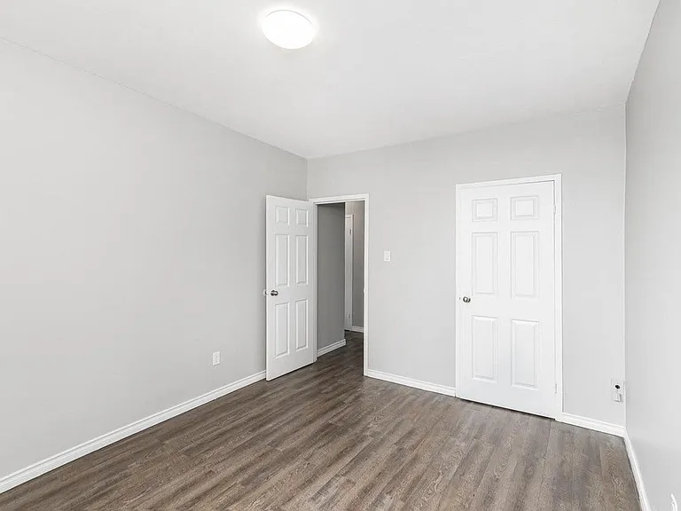 12 Mountain Ave N — Photo 9