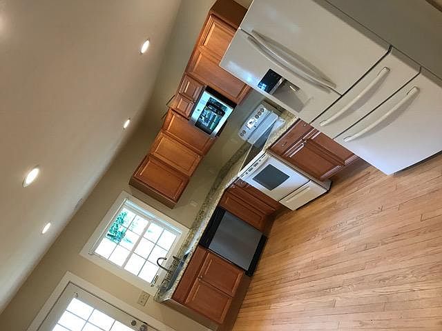 2nd image of 5 Elm Dr