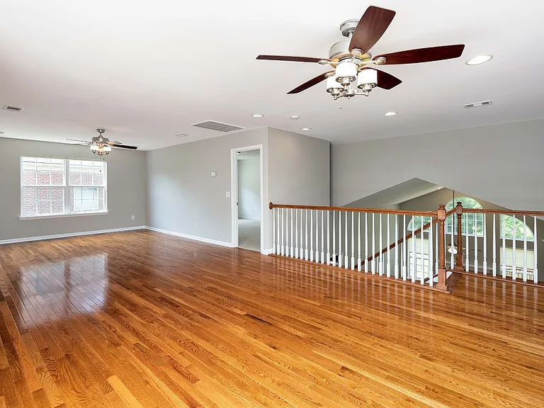 1204 Beech Hollow Dr — Photo 21