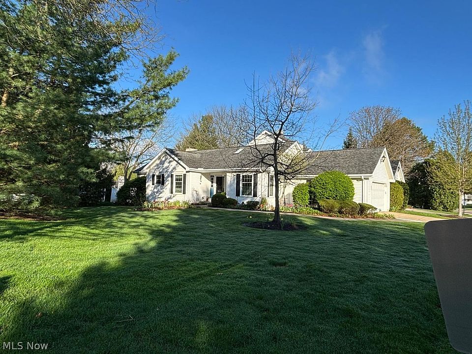 1st image of 621 Fairfield Ln