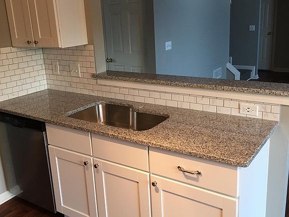 3rd image of 111 Grayhawk Way