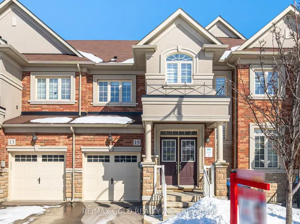 15 Hines St, Brampton, ON L7A 4X4
