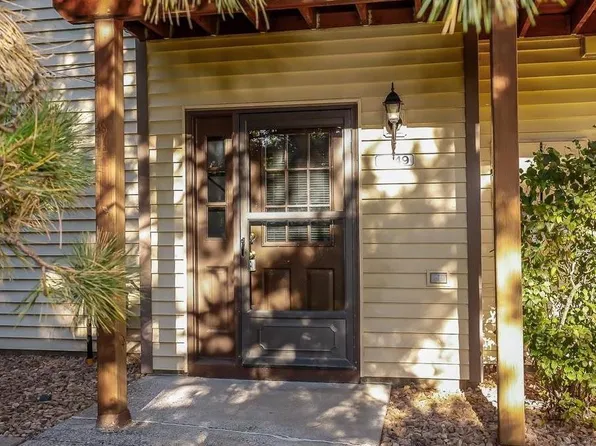 5949 Dellwood Ave, Shoreview, MN 55126