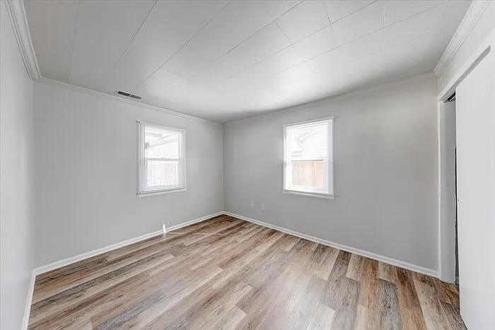 2702 S Lyons Ave — Photo 9