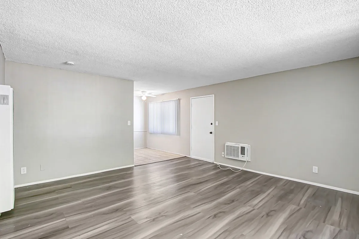 Building Photo - 854-856 Orchid Ct.