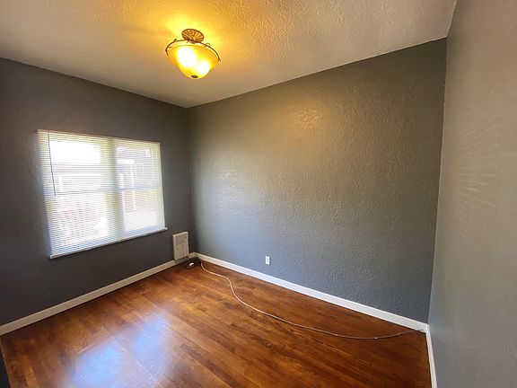 4th image of 455 Dawson Ave #5