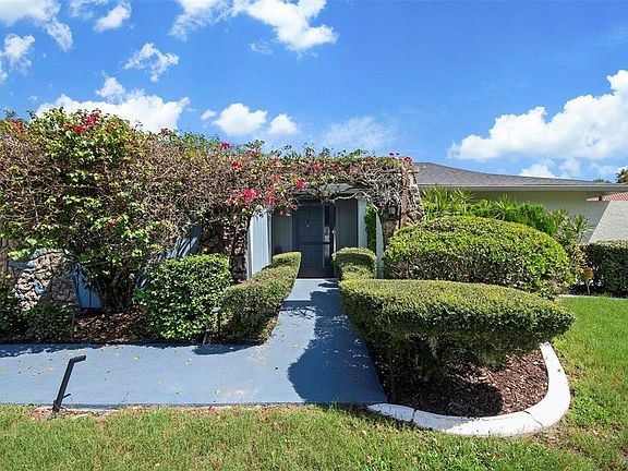 5th image of 911 S Doral Ln
