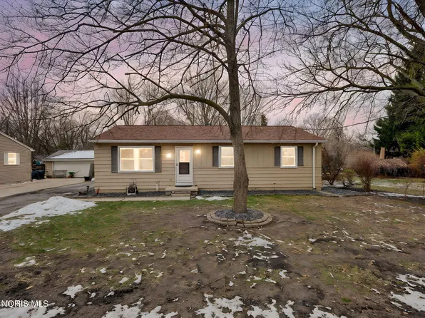 430 E 3rd St, Perrysburg, OH 43551