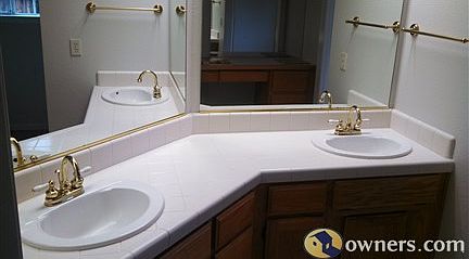 Master Bath Double Sind