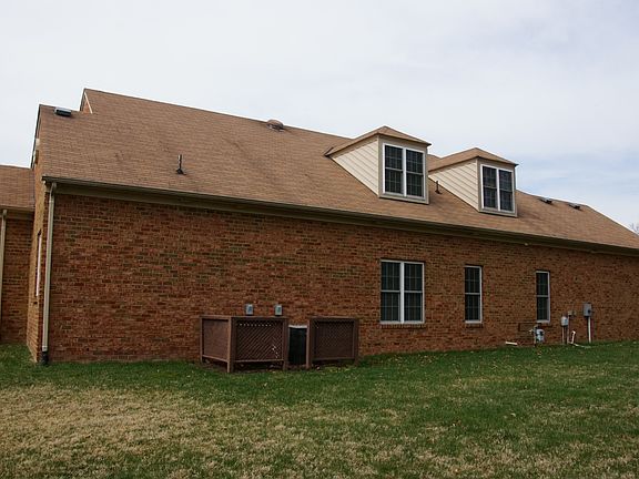 2nd image of 4901 Parkcrest Ct