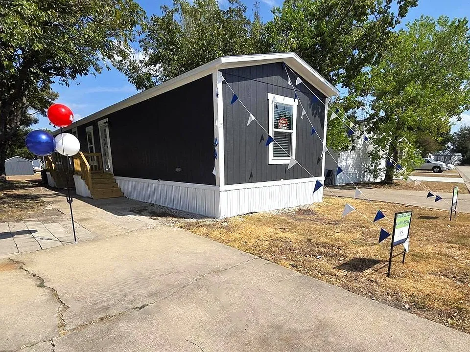 25 Colonial Dr