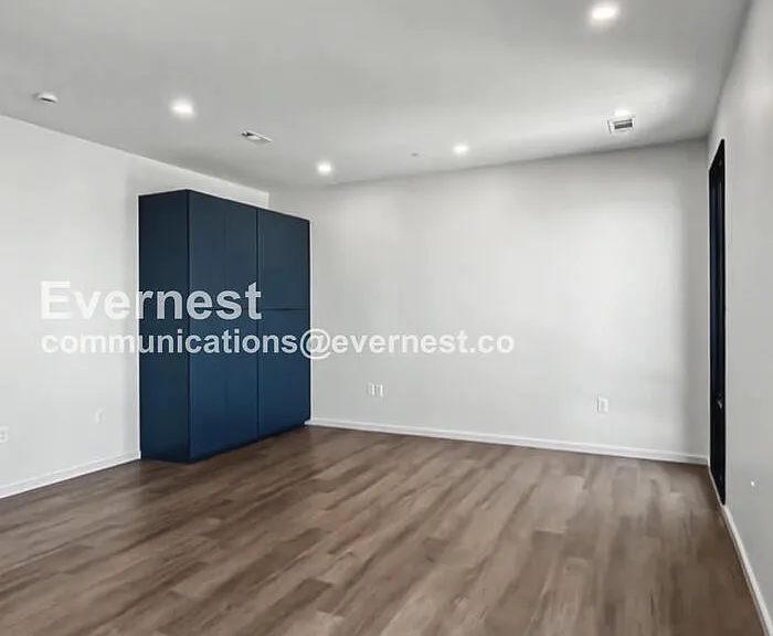 500 Merritt Ave #213 — Photo 10