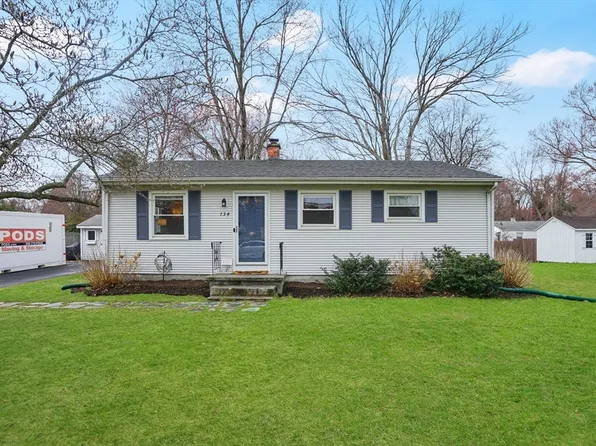 134 Newhouse St, Springfield, MA 01118