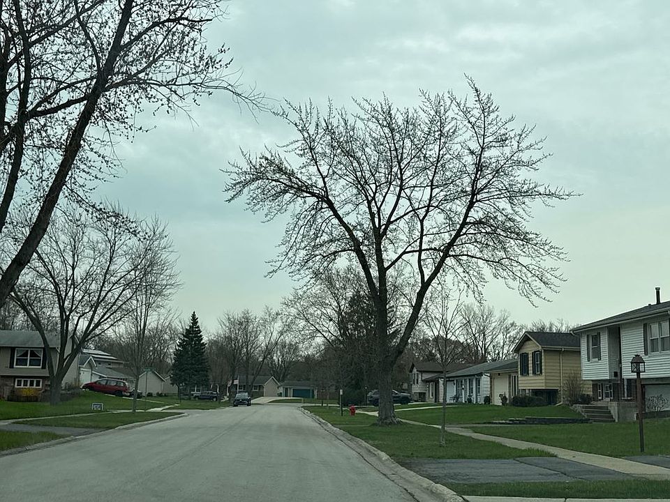 2nd image of 8074 Dartmouth Ln