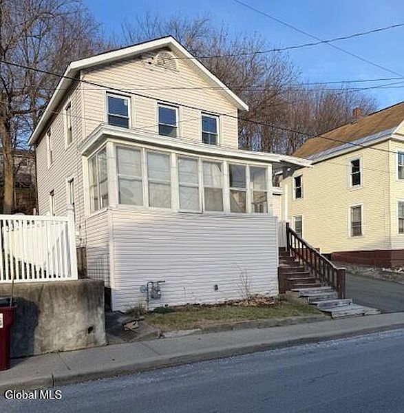 2nd image of 42 Warsaw Avenue