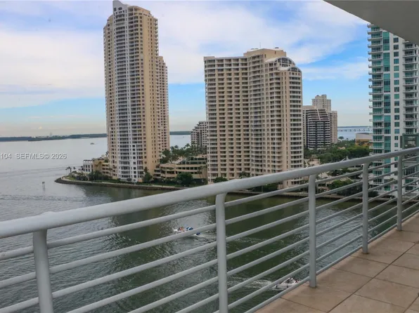 325 Biscayne Blvd, Miami, FL