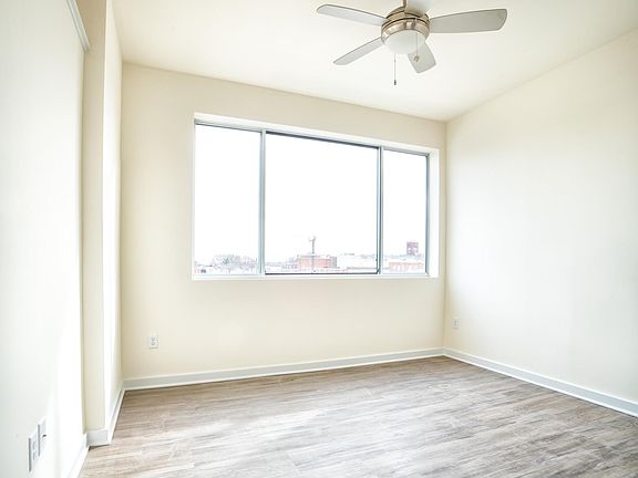3rd image of 1312 Bainbridge St #201