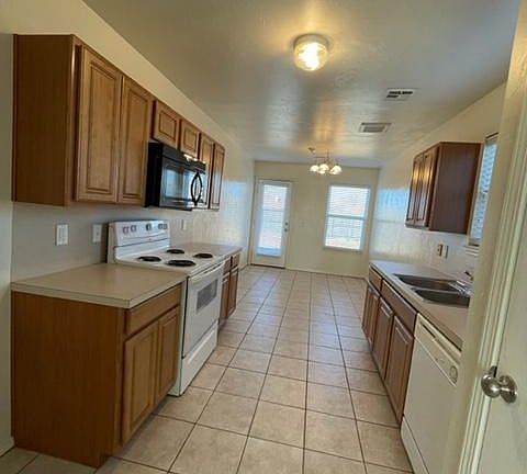 3rd image of 5121 SE 90th St