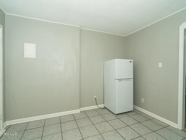 264 Alexander Rd — Photo 5