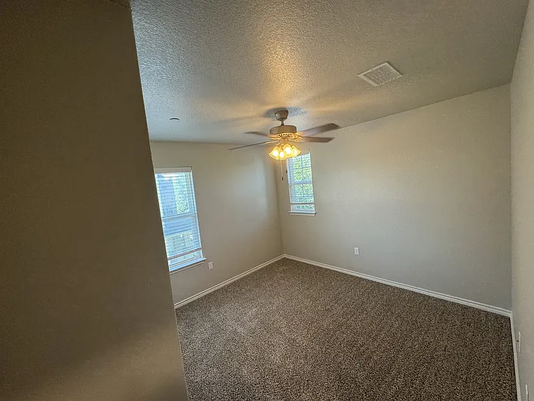 720 Westfield Blvd — Photo 10