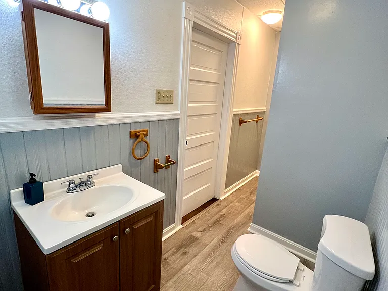136 Church St #B — Photo 8
