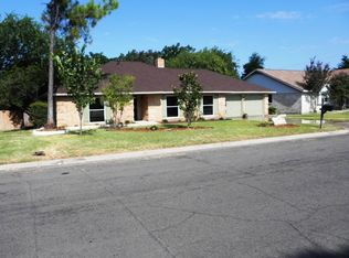 2204 Creekview Dr, Round Rock, TX 78681