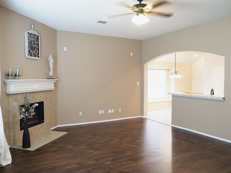 2nd image of 8401 Sonnet Dr
