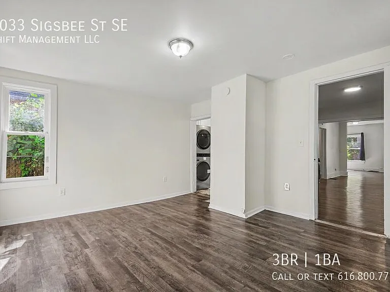 1033 Sigsbee St SE — Photo 8