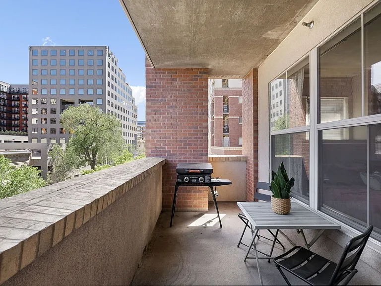 1975 N Grant St #401 — Photo 9