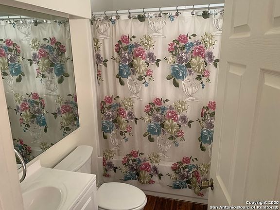 3rd image of 3807 Starhill Dr