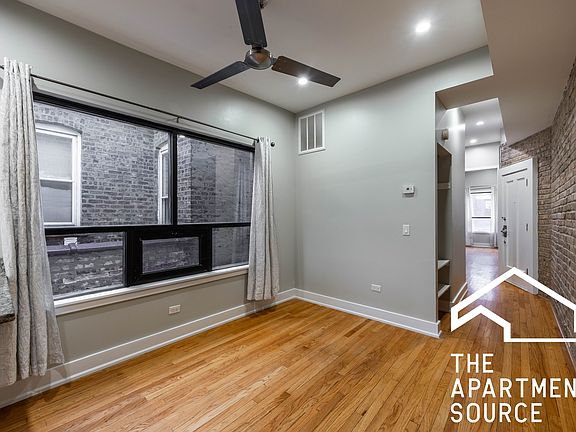 4th image of 3716 W Belmont Ave #2E