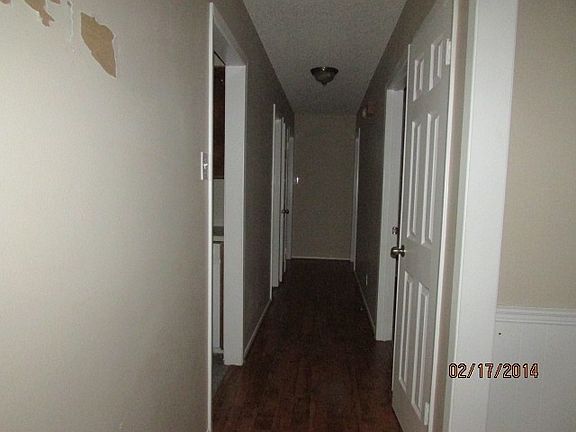 4th image of 1307 Larkspur Ln