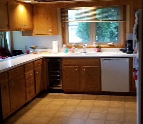 5th image of 3235 Montlake Dr