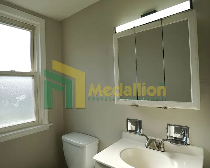 10123 S Crandon Ave — Photo 8