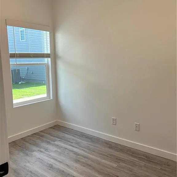 1031 Boardwalk Ave — Photo 11