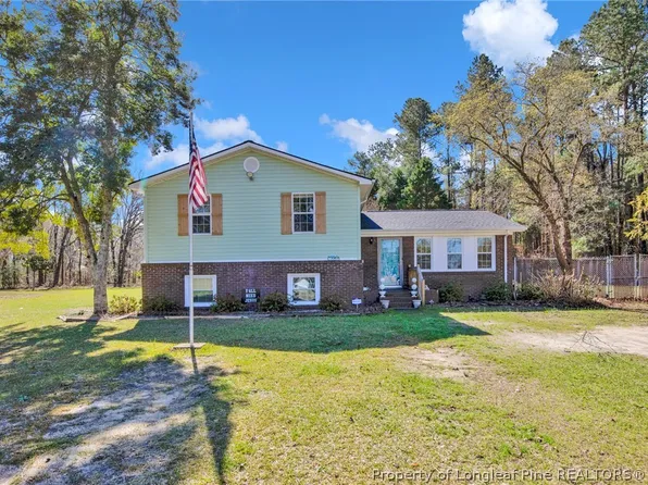 567 Johns Rd, Maxton, NC 28364