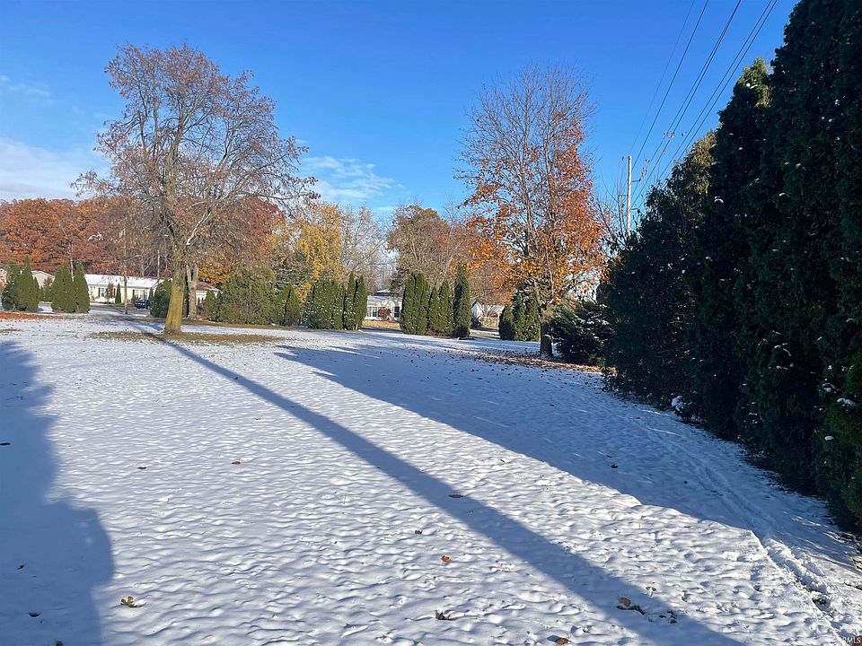2nd image of W Lake St