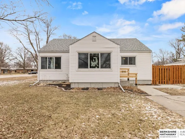 310 J St, David City, NE 68632