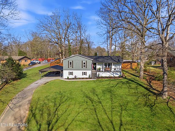 2nd image of 3102 Forest Heights Cir